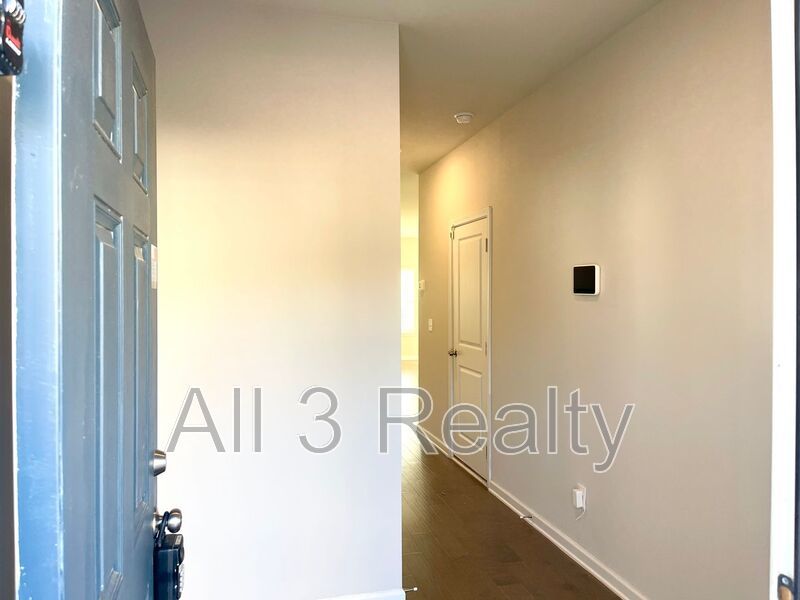 Welcome to this stunning 3-bedroom, 2.5-bathroom home located in the vibrant community of Lithonia, GA. property image