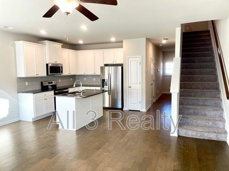 Welcome to this stunning 3-bedroom, 2.5-bathroom home located in the vibrant community of Lithonia, GA. property image