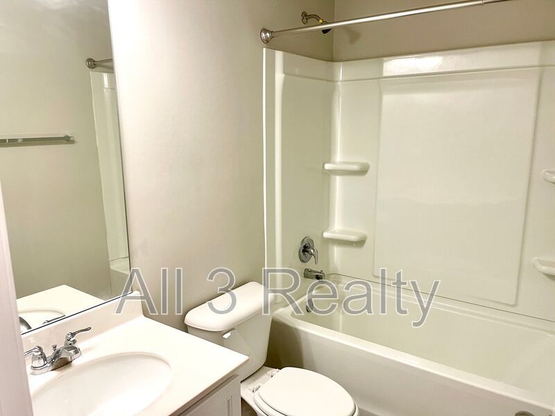 Welcome to this stunning 3-bedroom, 2.5-bathroom home located in the vibrant community of Lithonia, GA. property image