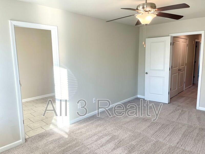 Welcome to this stunning 3-bedroom, 2.5-bathroom home located in the vibrant community of Lithonia, GA. property image