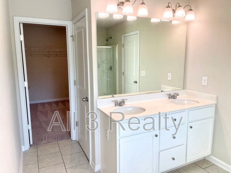 Welcome to this stunning 3-bedroom, 2.5-bathroom home located in the vibrant community of Lithonia, GA. property image