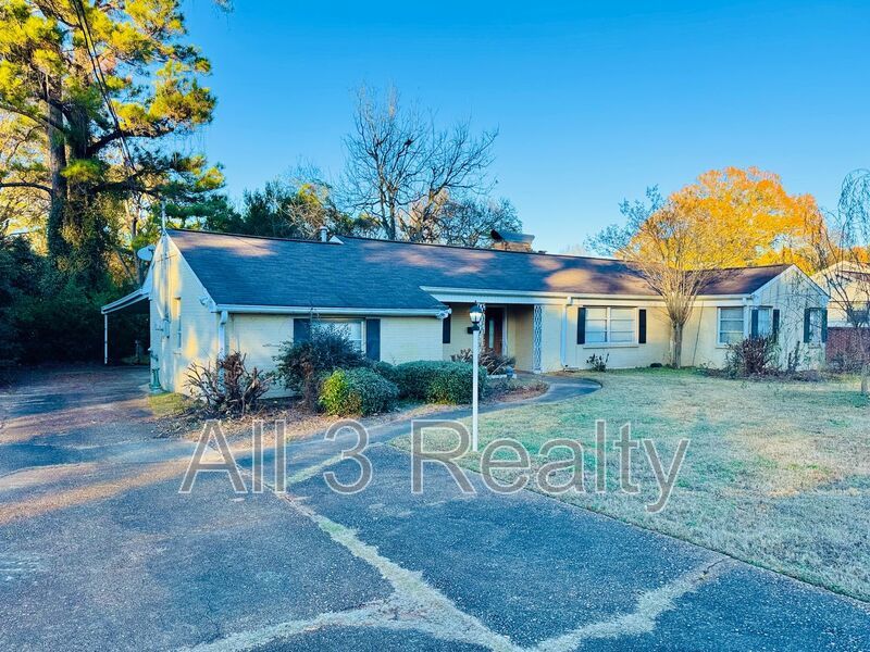 4 Bedroom with Charming Spaces, Endless Possibilities property image