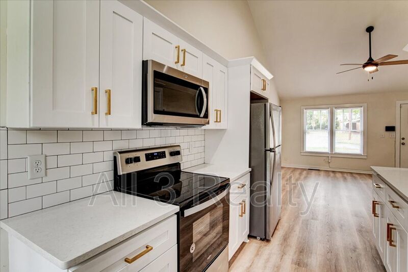 Welcome to this charming 2-bedroom, 1-bathroom home located in the heart of McDonough, GA. property image