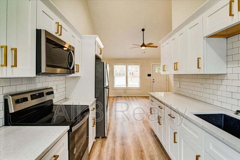 Welcome to this charming 2-bedroom, 1-bathroom home located in the heart of McDonough, GA. property image