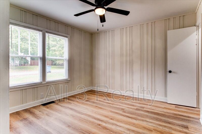 Welcome to this charming 2-bedroom, 1-bathroom home located in the heart of McDonough, GA. property image