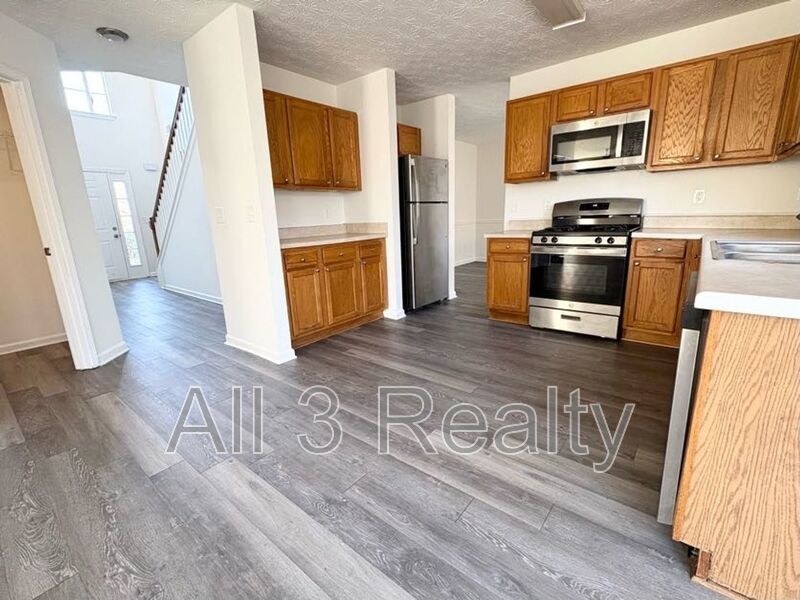 Welcome to this stunning two-story home located in the heart of McDonough, GA. This property boasts four spacious bedrooms and 2.5 well-appointed bathrooms. property image