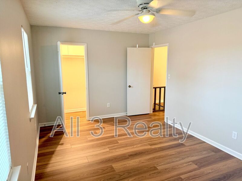 Welcome to this charming 2-bedroom, 1.5-bathroom home nestled in the lively community of Stockbridge, GA. property image