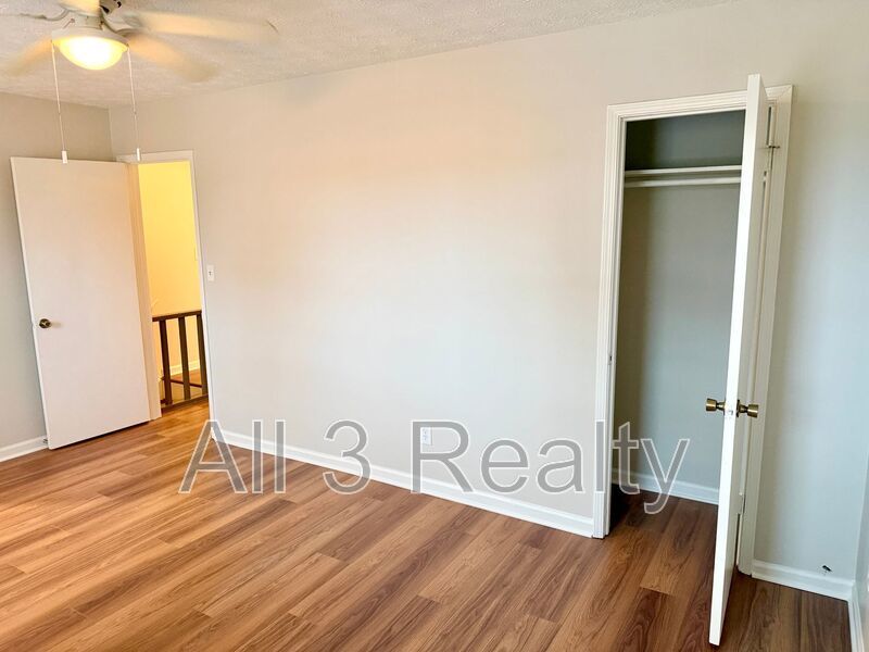 Welcome to this charming 2-bedroom, 1.5-bathroom home nestled in the lively community of Stockbridge, GA. property image