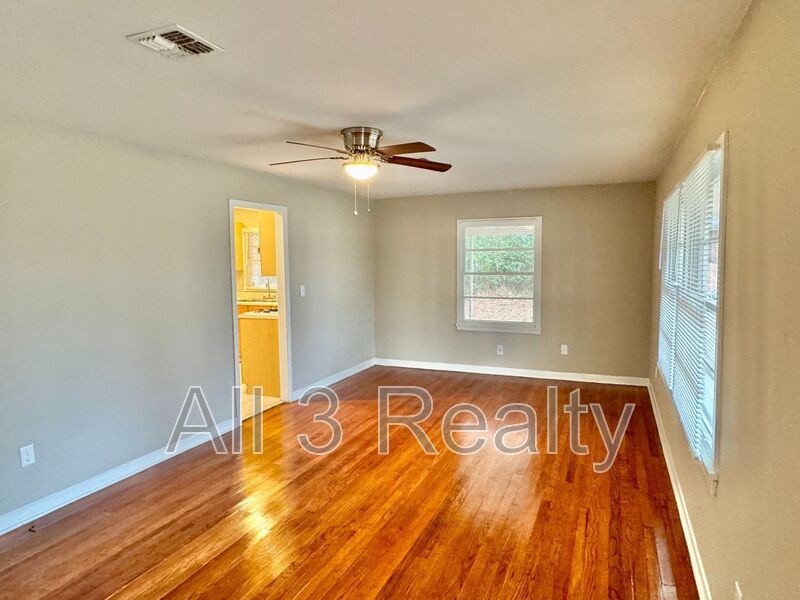 $500.00 Deposit  with Approval and move in by 1/31 property image