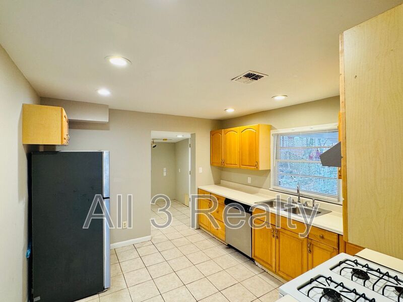 $500.00 Deposit  with Approval and move in by 1/31 property image