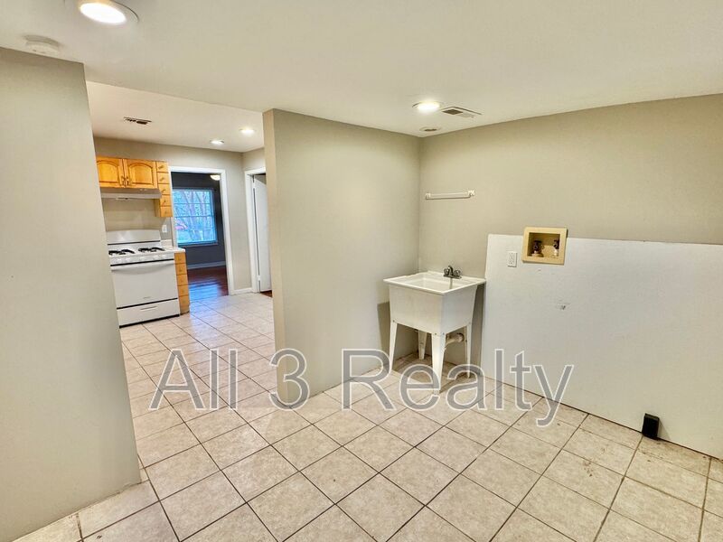 $500.00 Deposit  with Approval and move in by 1/31 property image