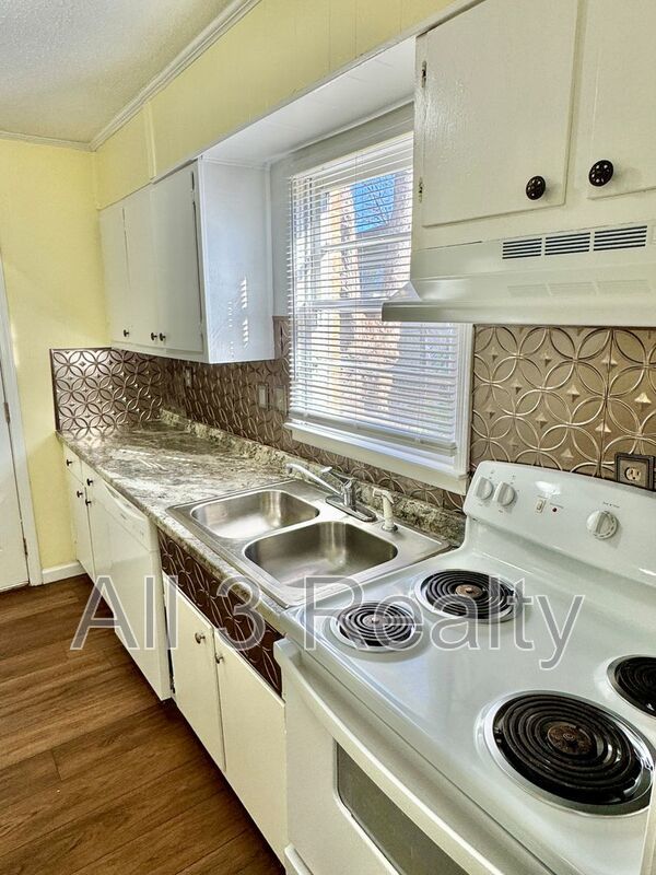 Adorable 3-bedroom!! property image