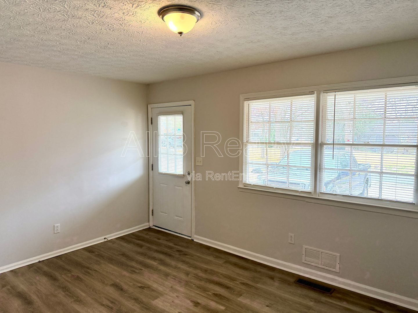 Welcome to this charming 2-bedroom, 1-bathroom home located in the vibrant community of McDonough, GA. property image