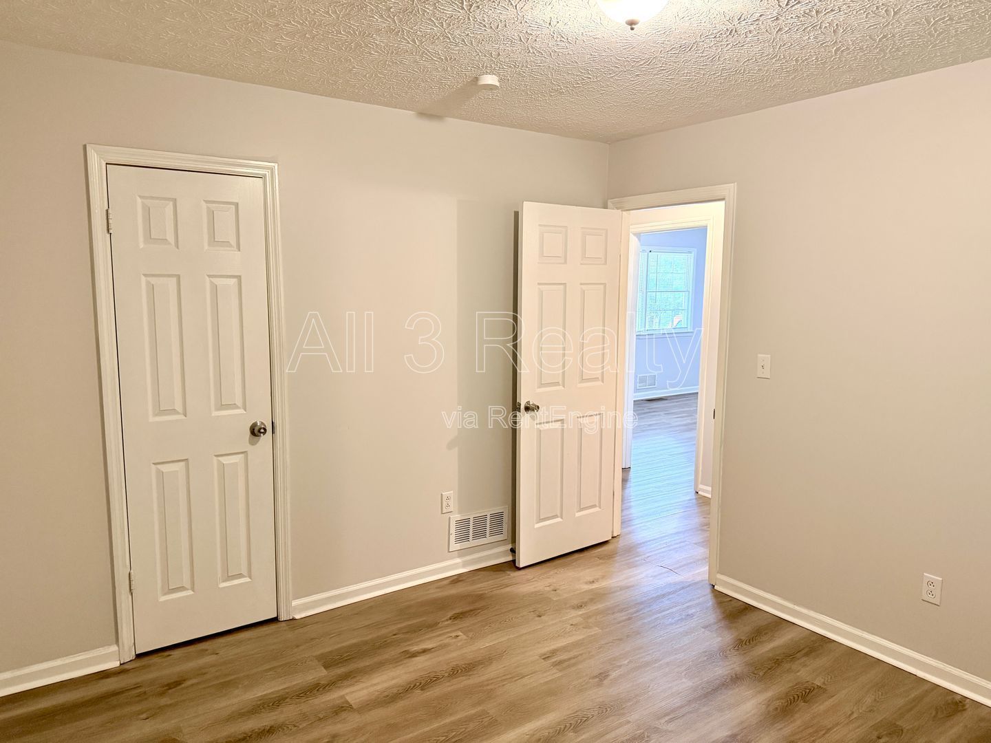 Welcome to this charming 2-bedroom, 1-bathroom home located in the vibrant community of McDonough, GA. property image