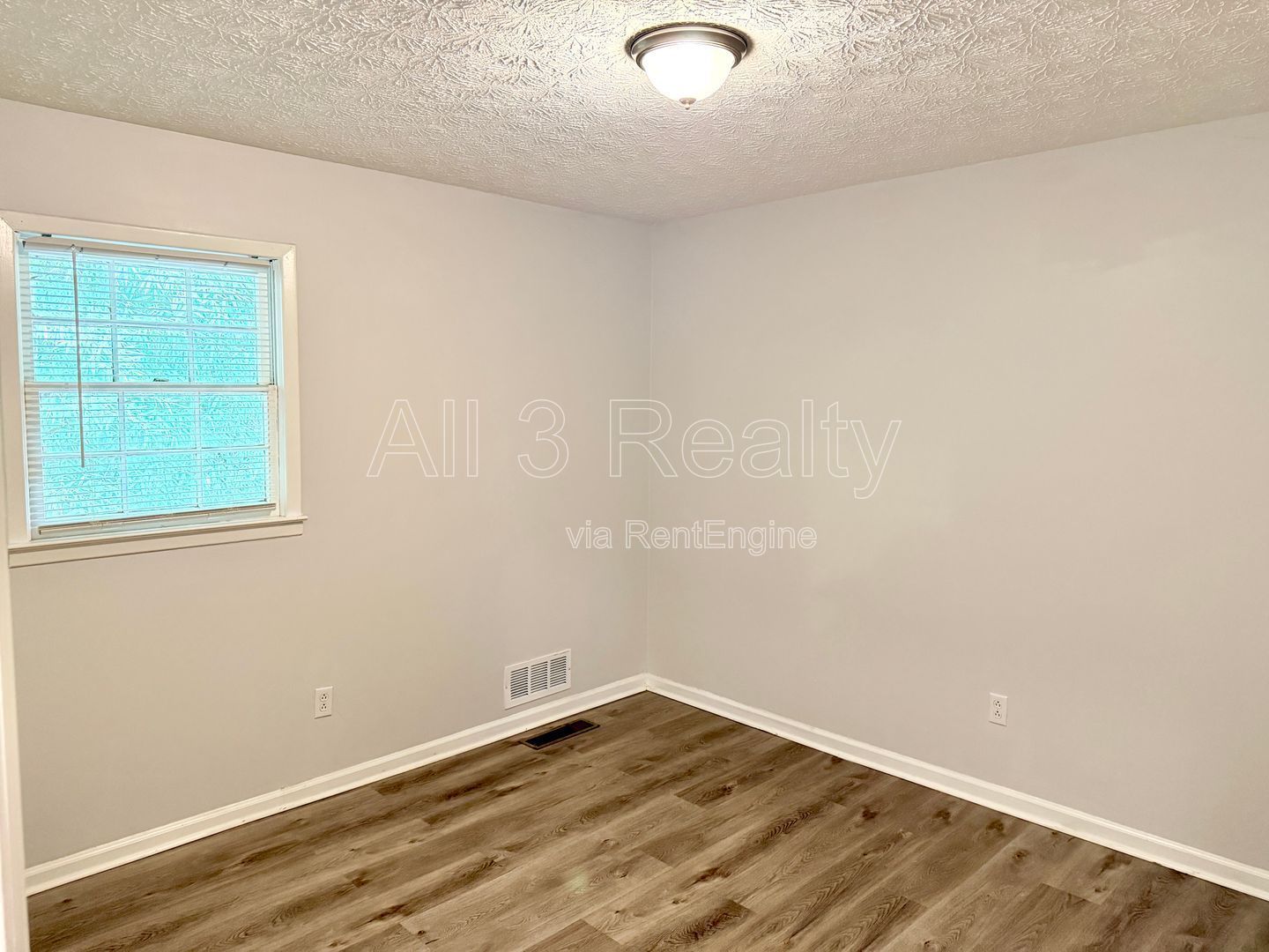 Welcome to this charming 2-bedroom, 1-bathroom home located in the vibrant community of McDonough, GA. property image