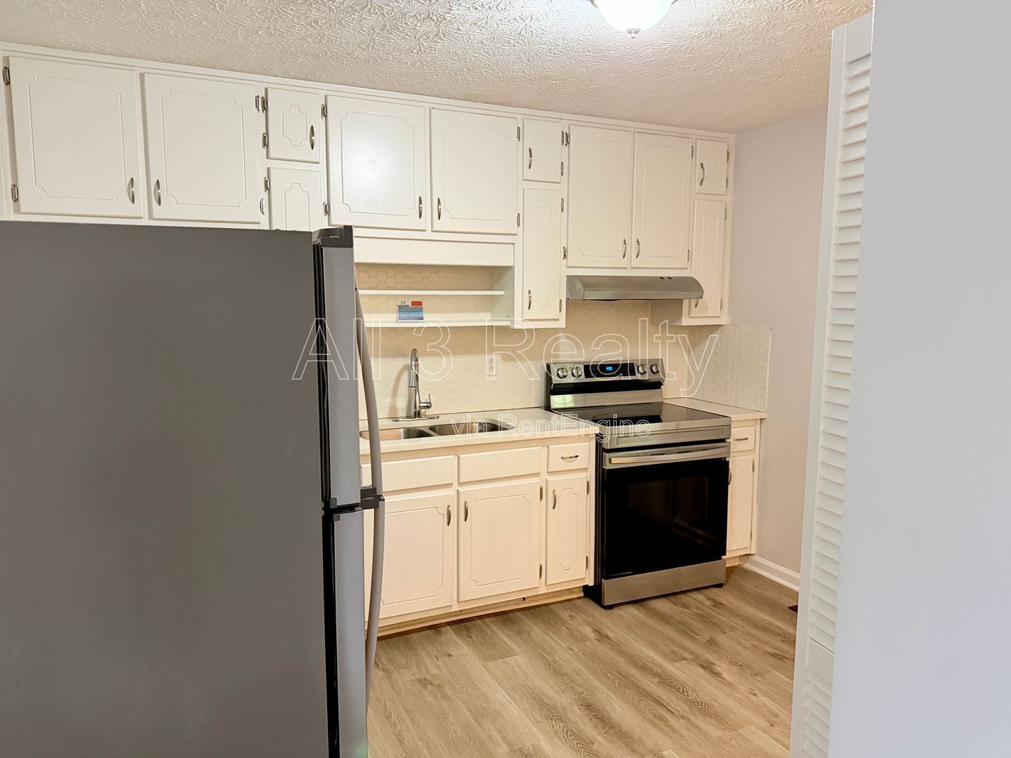 Welcome to this charming 2-bedroom, 1-bathroom home located in the vibrant community of McDonough, GA. property image