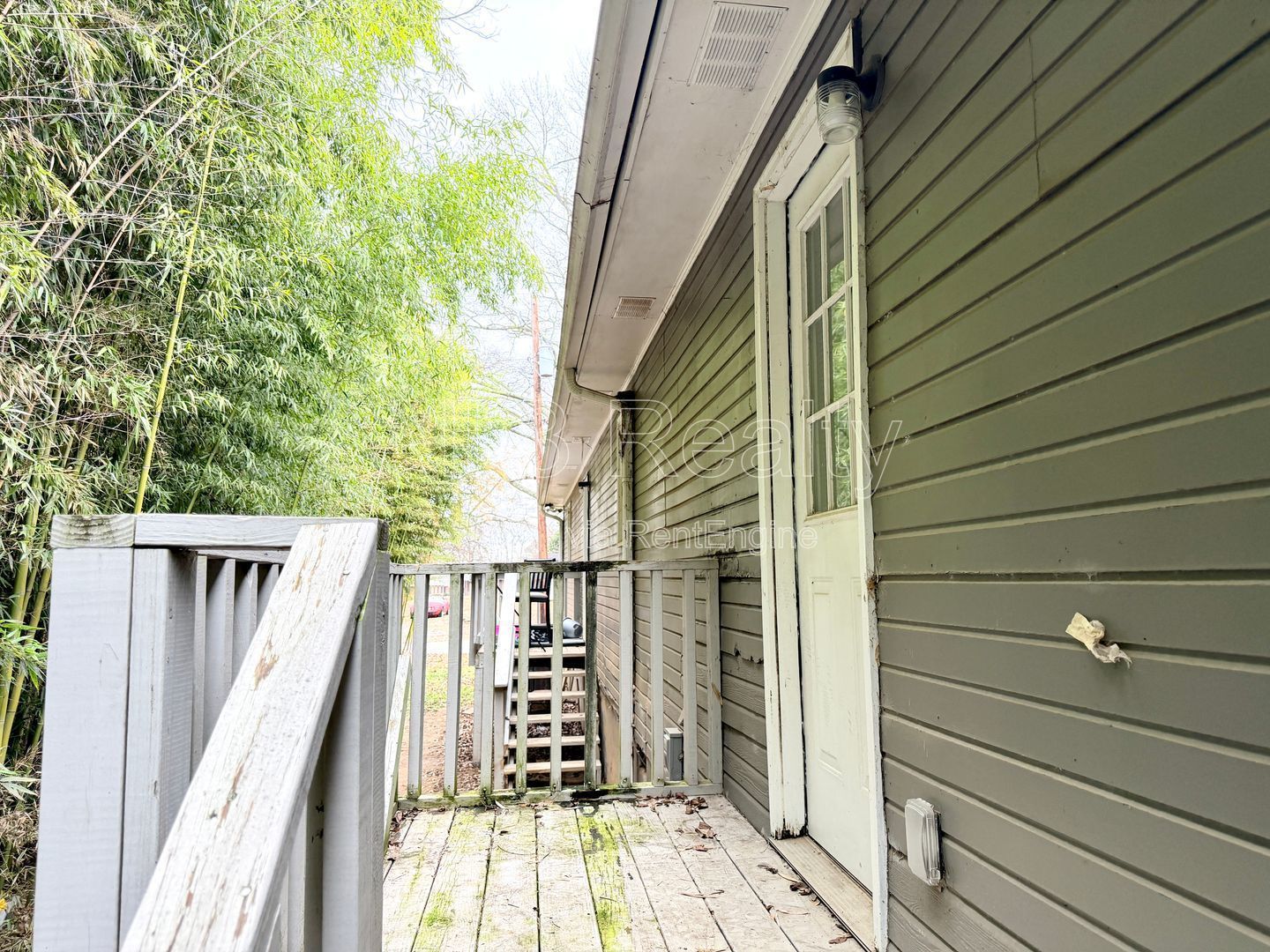 Welcome to this charming 2-bedroom, 1-bathroom home located in the vibrant community of McDonough, GA. property image