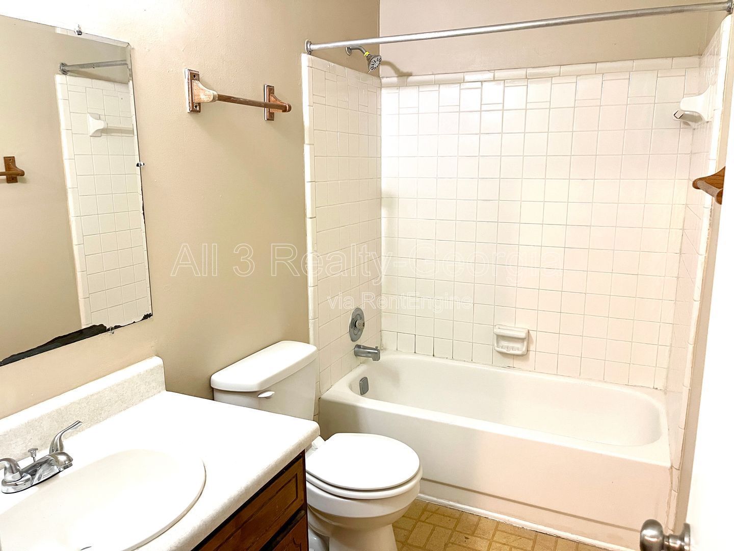 Delightful Upstairs 3 Bedroom / 2 Bathroom Quad-Unit in Fayettevile! property image