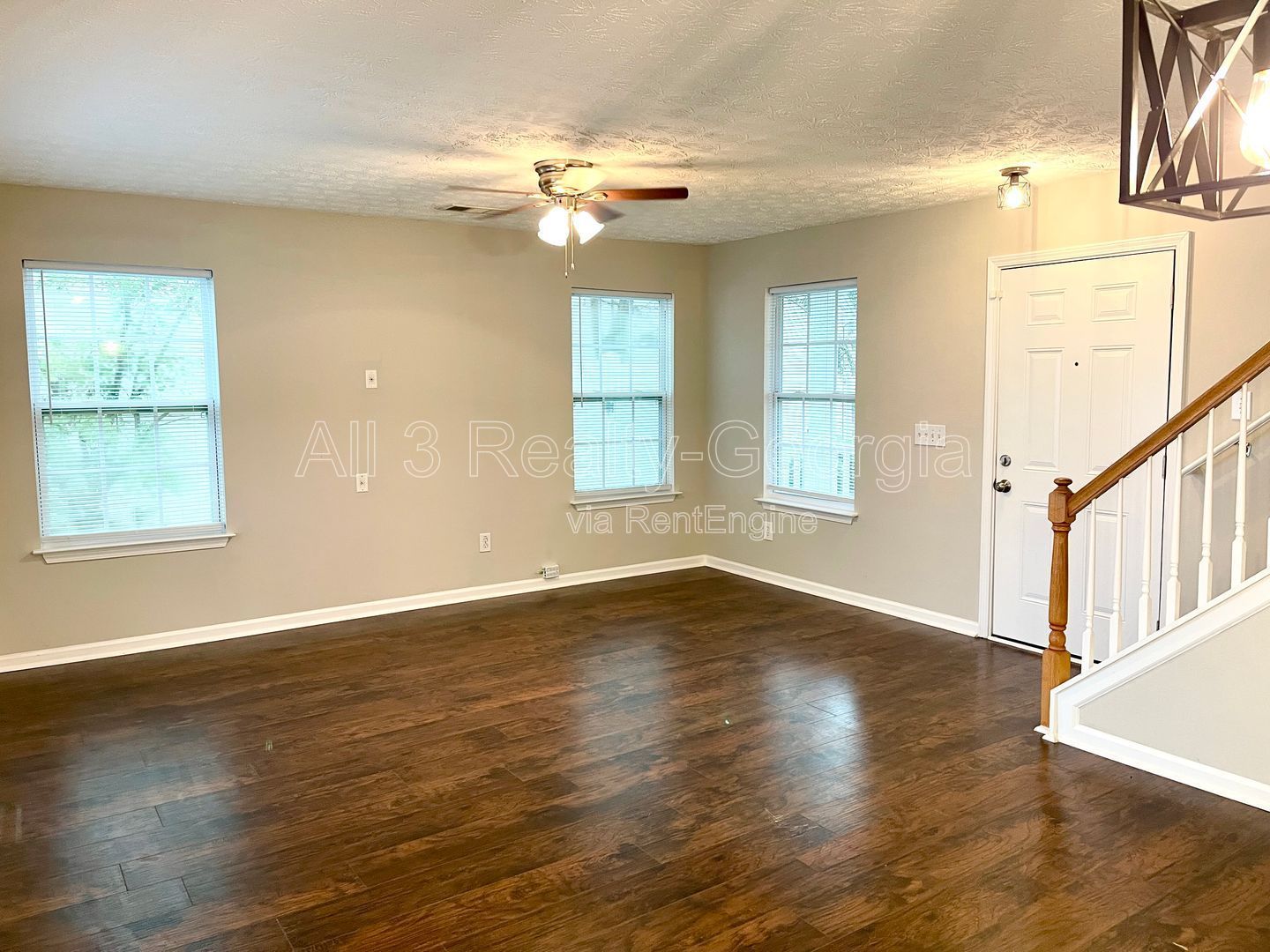 Welcome to this charming 2-bedroom, 2.5-bathroom home located in the vibrant community of Acworth, GA. property image