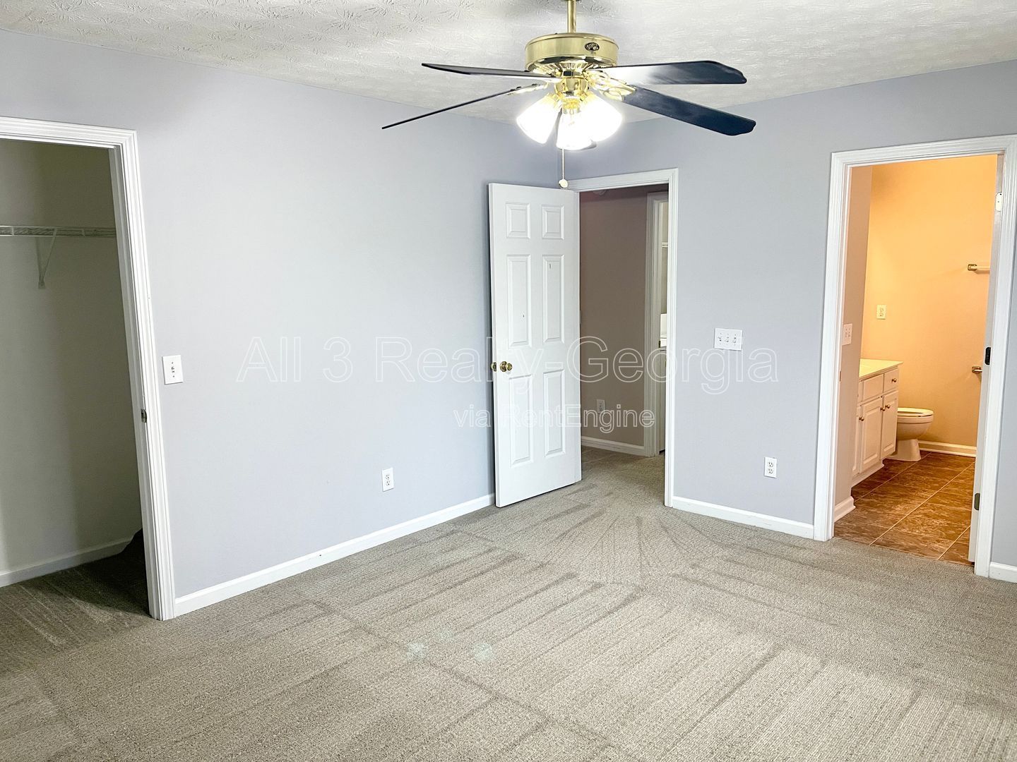 Welcome to this charming 2-bedroom, 2.5-bathroom home located in the vibrant community of Acworth, GA. property image