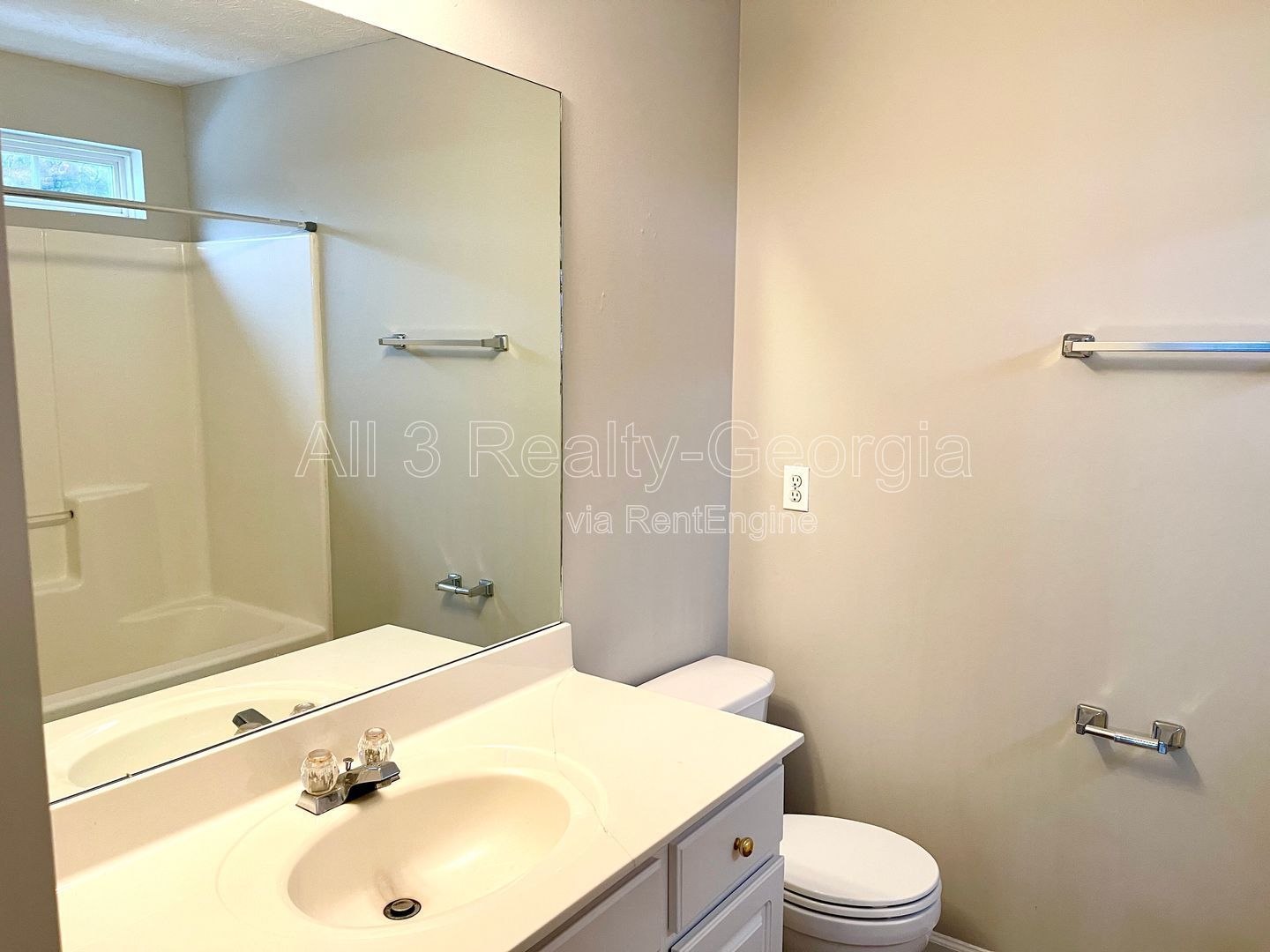 Welcome to this charming 2-bedroom, 2.5-bathroom home located in the vibrant community of Acworth, GA. property image