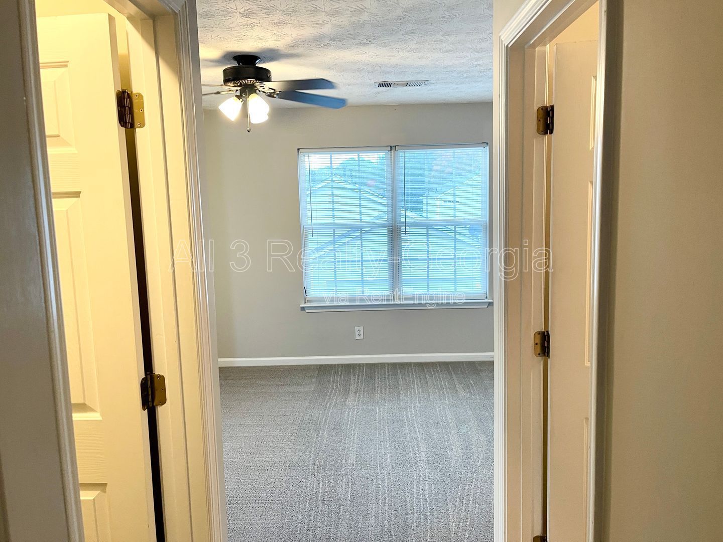 Welcome to this charming 2-bedroom, 2.5-bathroom home located in the vibrant community of Acworth, GA. property image