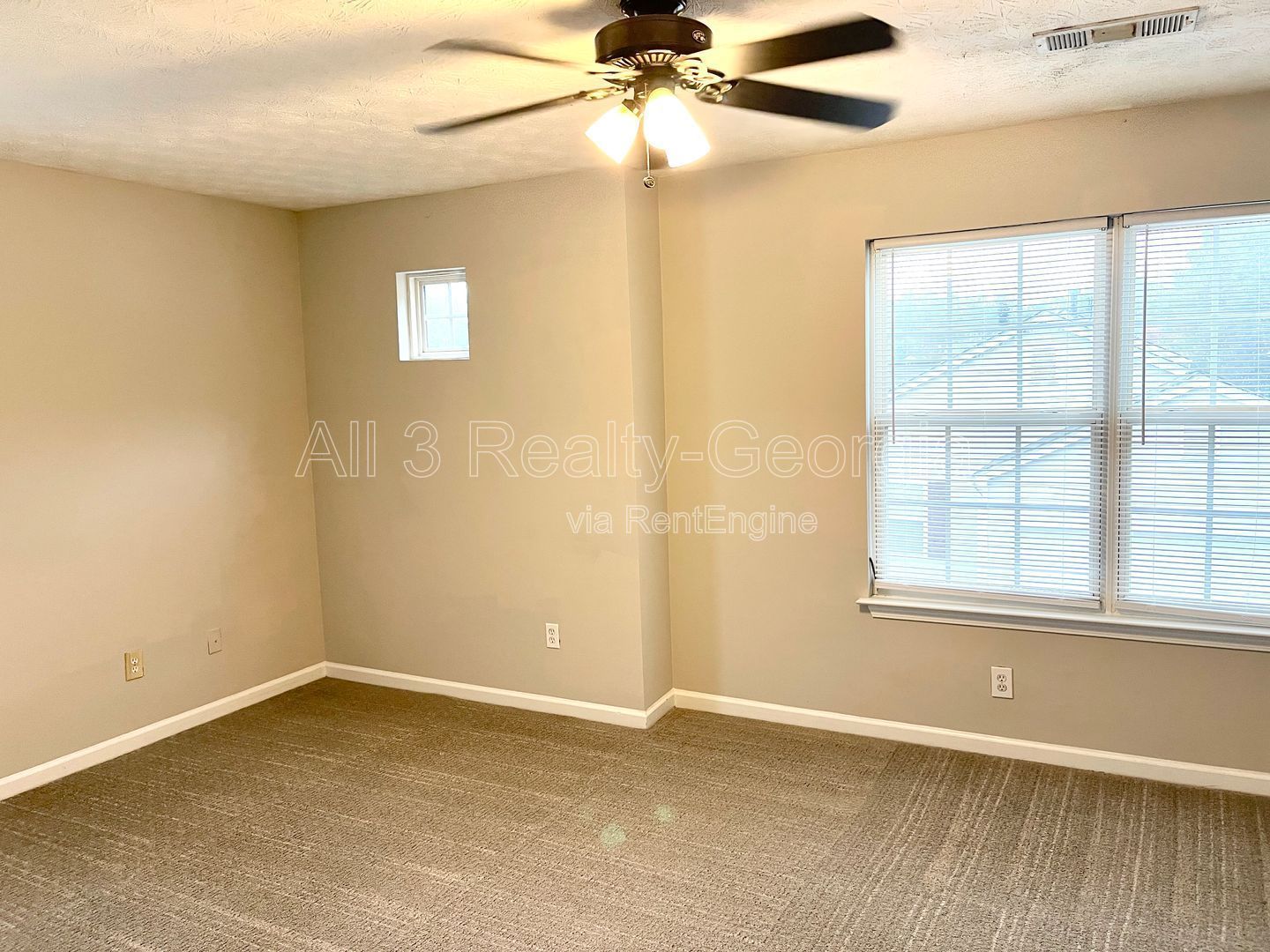 Welcome to this charming 2-bedroom, 2.5-bathroom home located in the vibrant community of Acworth, GA. property image