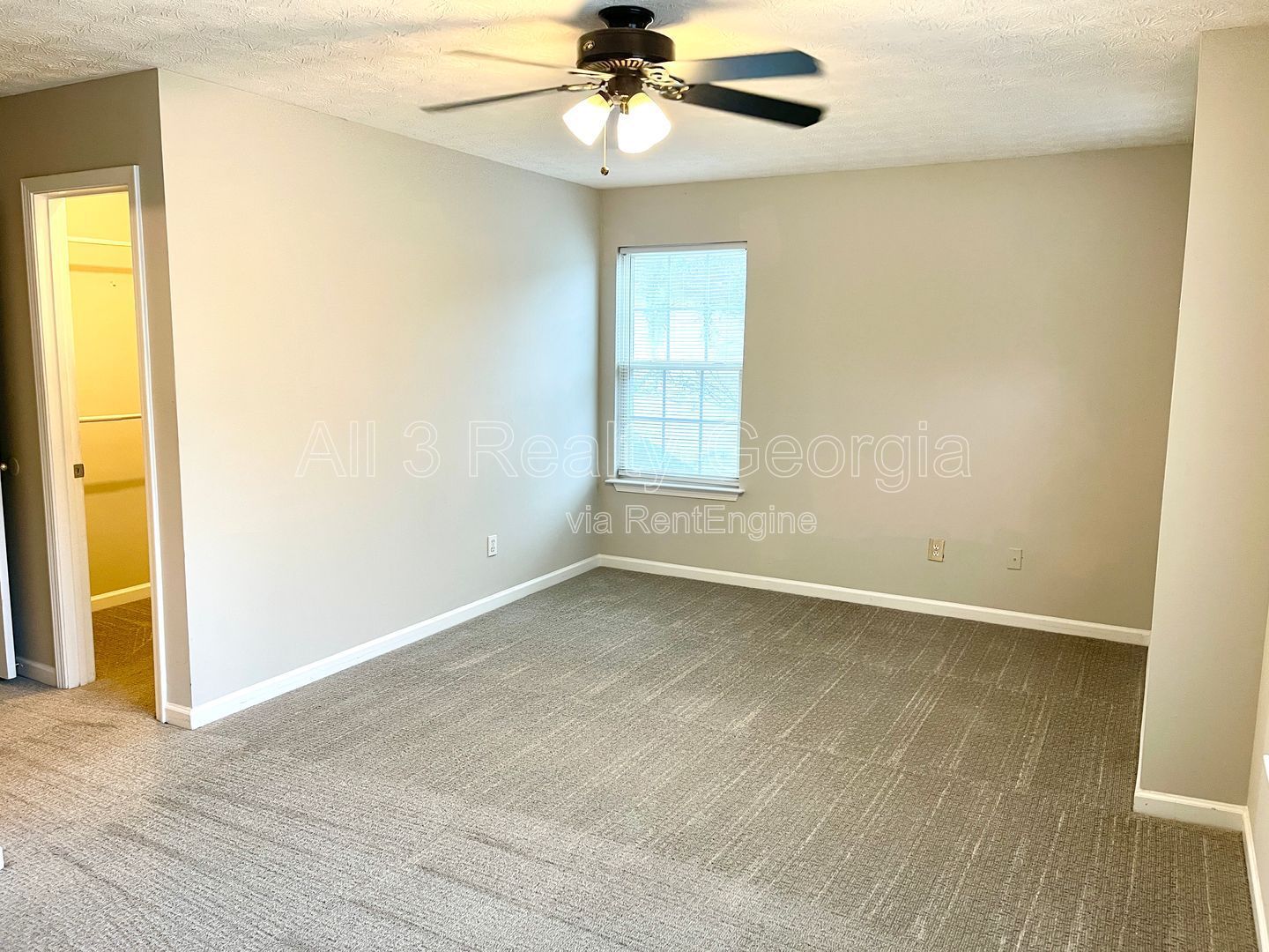 Welcome to this charming 2-bedroom, 2.5-bathroom home located in the vibrant community of Acworth, GA. property image