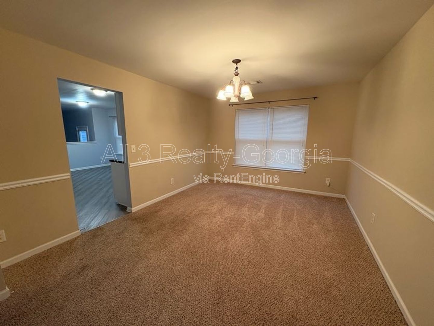 Welcome to this charming 4-bedroom, 2-bathroom home located in the desirable Hampton, GA. T property image