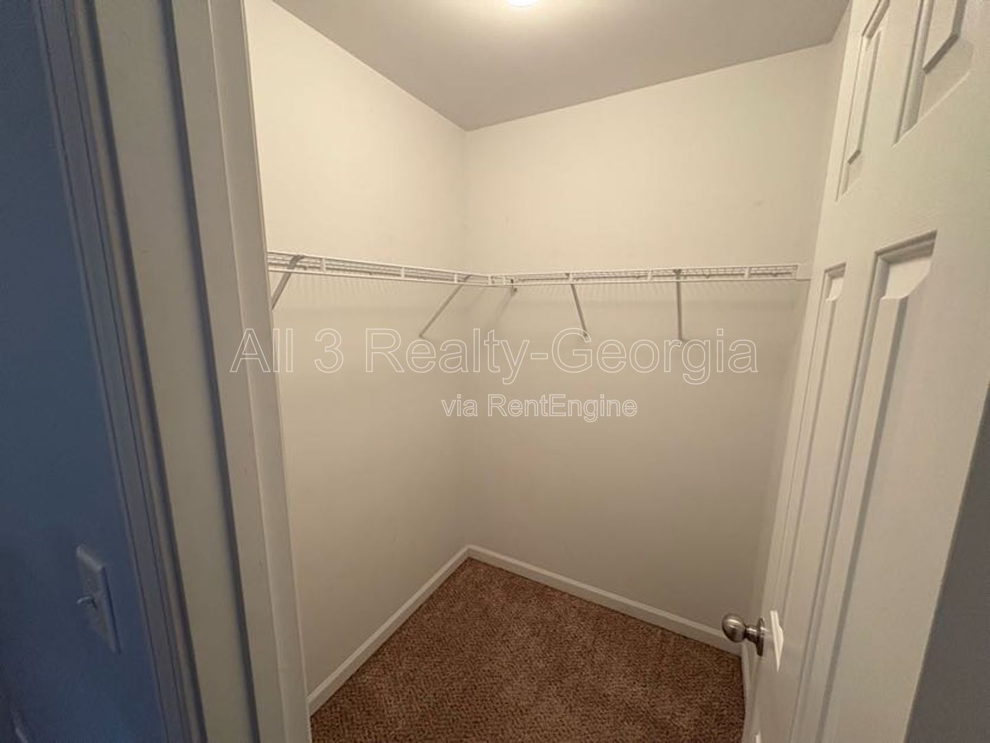 Welcome to this charming 4-bedroom, 2-bathroom home located in the desirable Hampton, GA. T property image