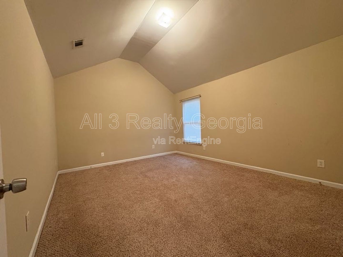 Welcome to this charming 4-bedroom, 2-bathroom home located in the desirable Hampton, GA. T property image