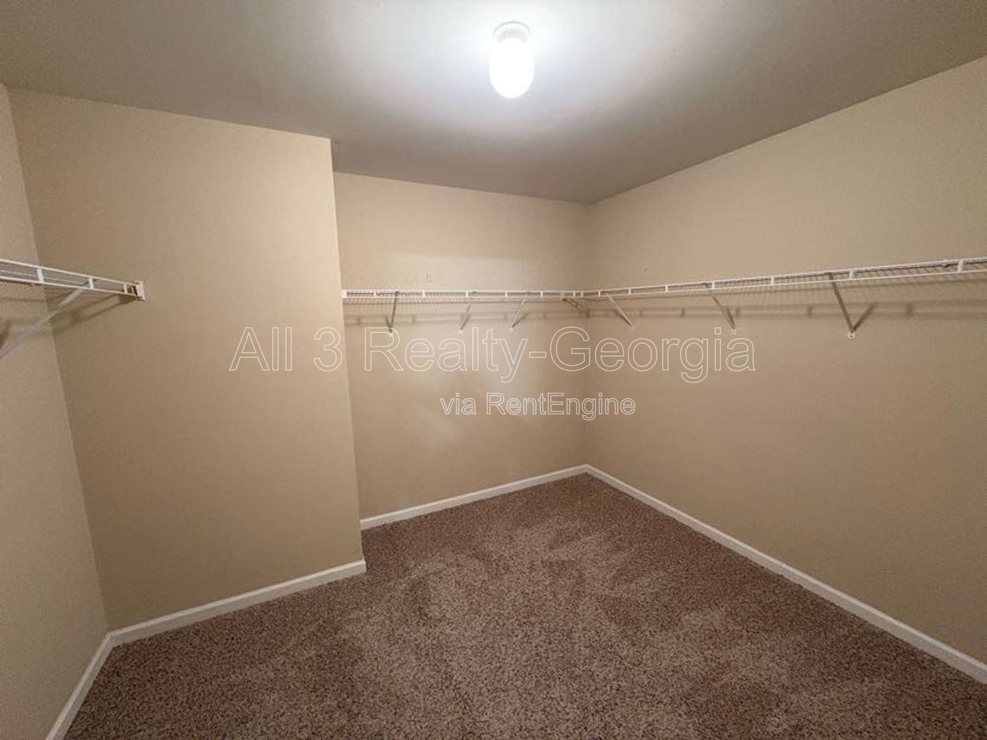 Welcome to this charming 4-bedroom, 2-bathroom home located in the desirable Hampton, GA. T property image