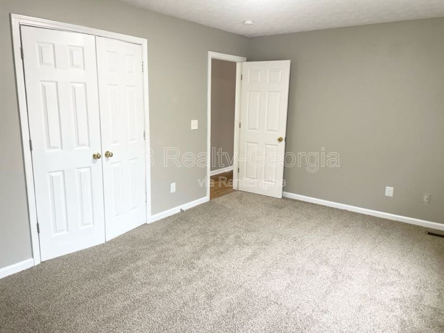 Welcome to 111 Burke Street – A Hidden Gem in Stockbridge! property image