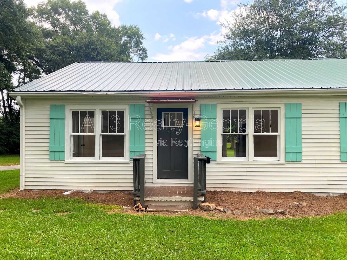 Welcome to this charming 2-bedroom, 1-bathroom home located in the heart of McDonough, GA. property image