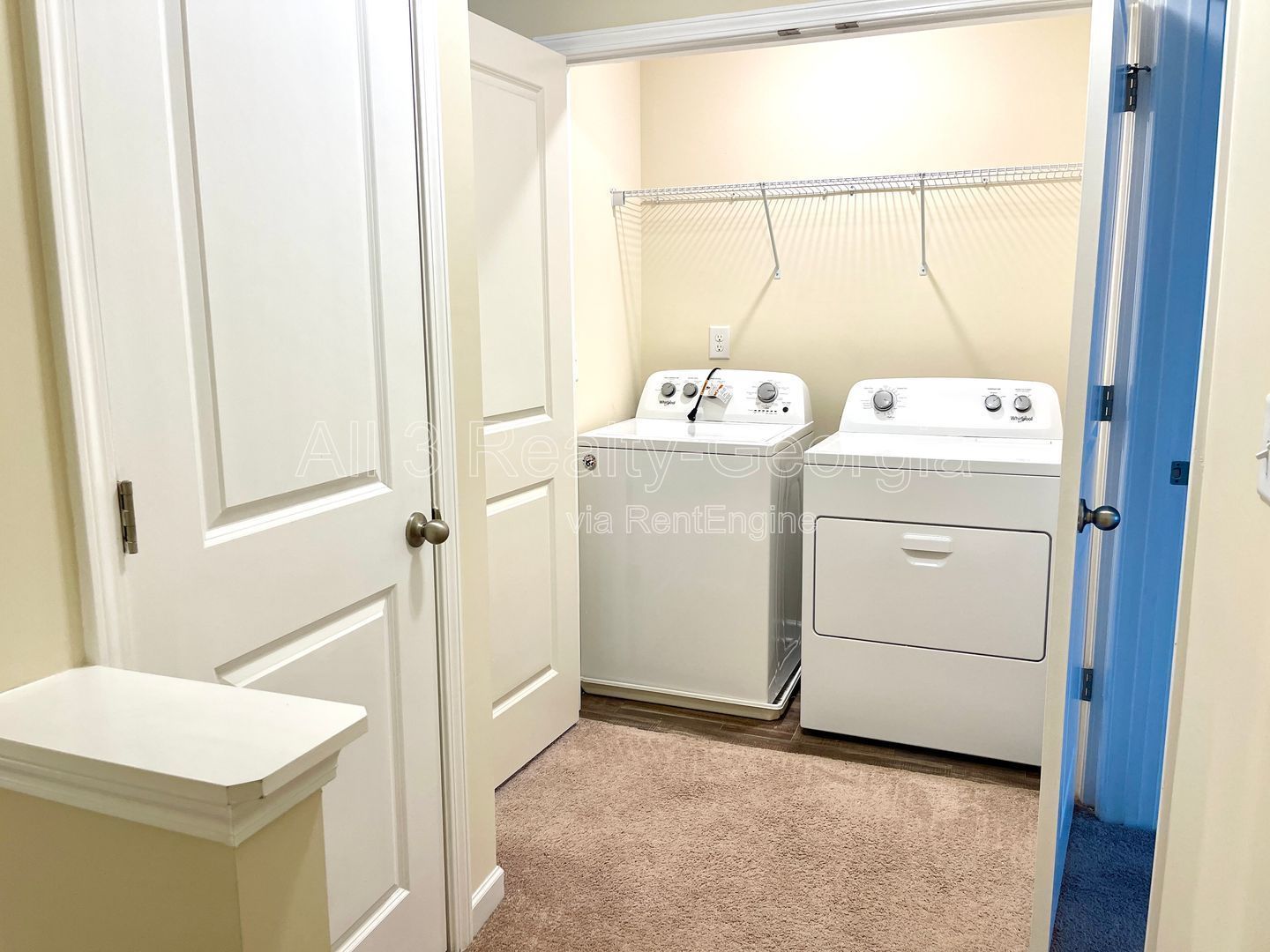 Introducing our charming townhouse located in Hampton, GA, featuring 3 bedrooms and 2.5 bathrooms. property image