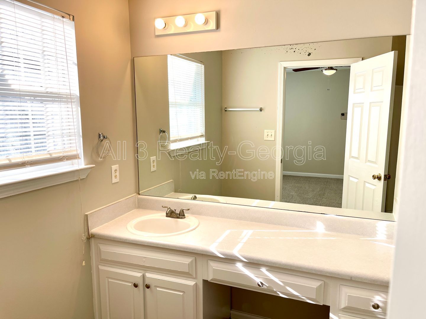 RENT SPECIAL: Move in by February 15th and receive a $250 Gift Card! property image