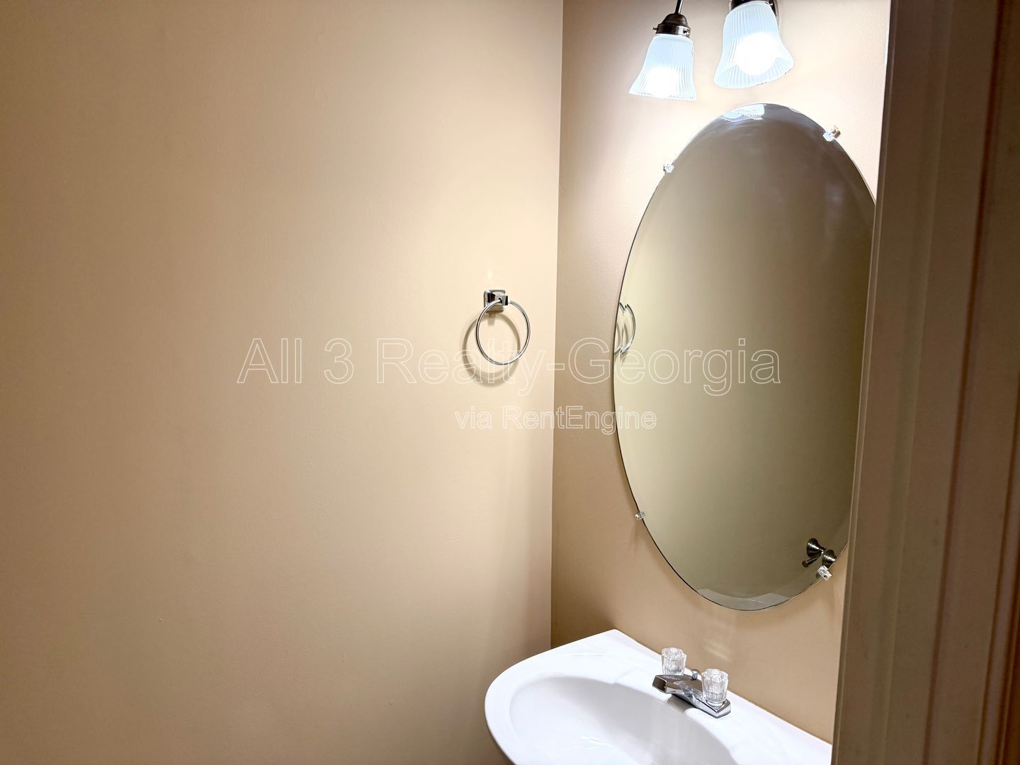 Welcome to this stunning 3-bedroom, 2.5-bathroom home located in the vibrant community of Lithonia, GA. property image