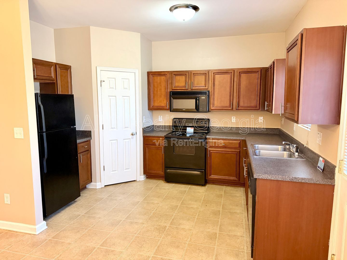 Welcome to this stunning 3-bedroom, 2.5-bathroom home located in the vibrant community of Lithonia, GA. property image