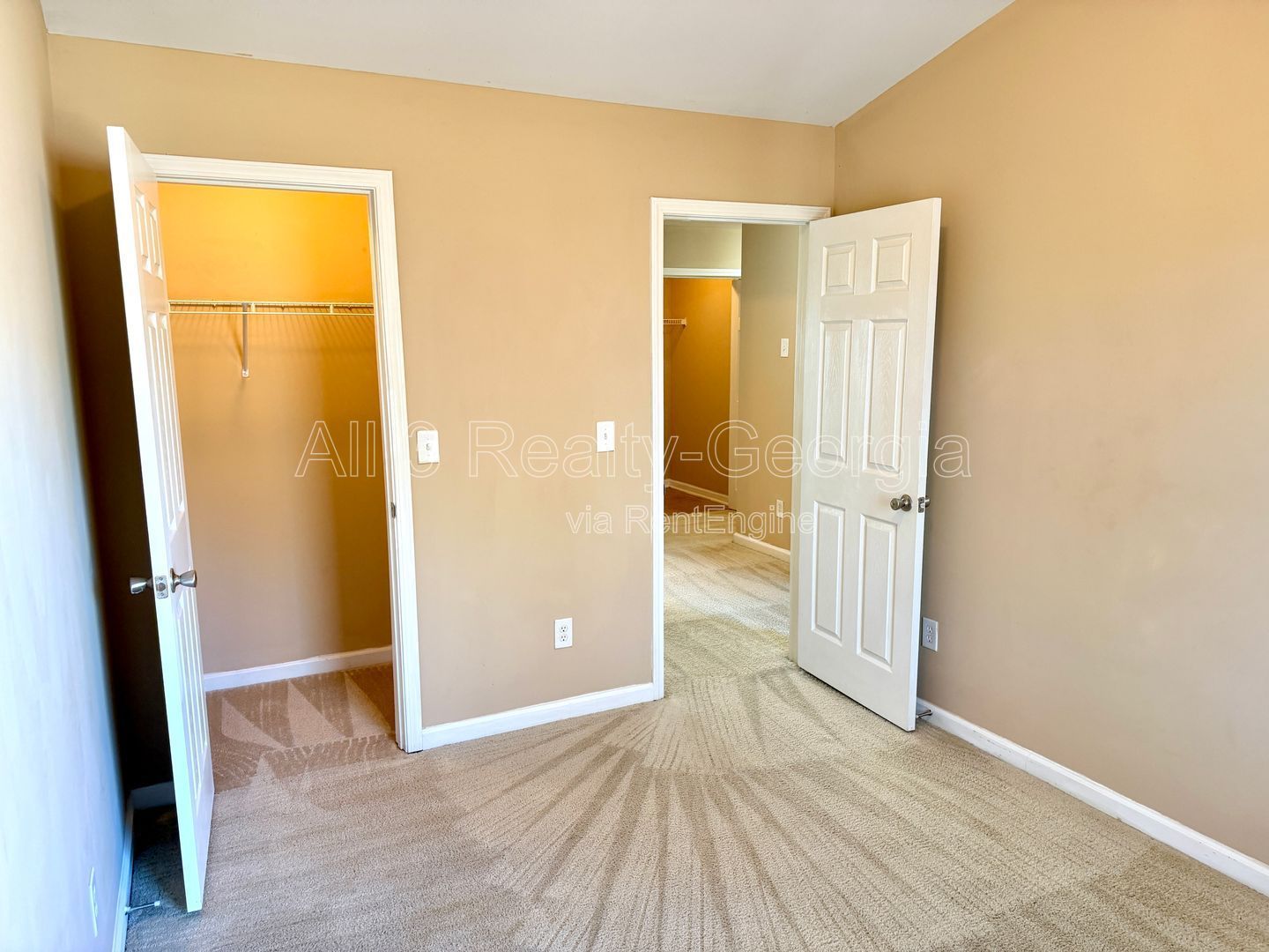 Welcome to this stunning 3-bedroom, 2.5-bathroom home located in the vibrant community of Lithonia, GA. property image