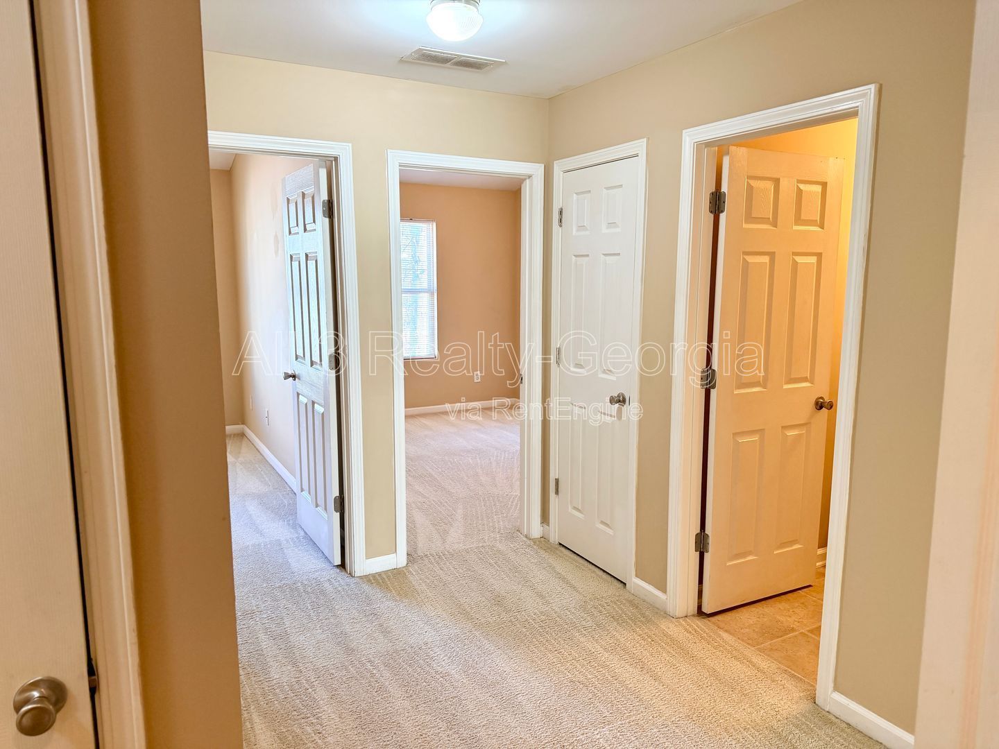 Welcome to this stunning 3-bedroom, 2.5-bathroom home located in the vibrant community of Lithonia, GA. property image