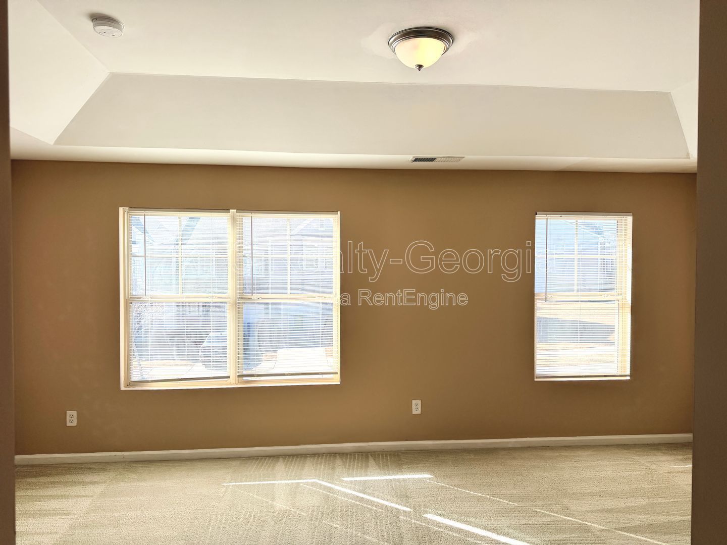 Welcome to this stunning 3-bedroom, 2.5-bathroom home located in the vibrant community of Lithonia, GA. property image