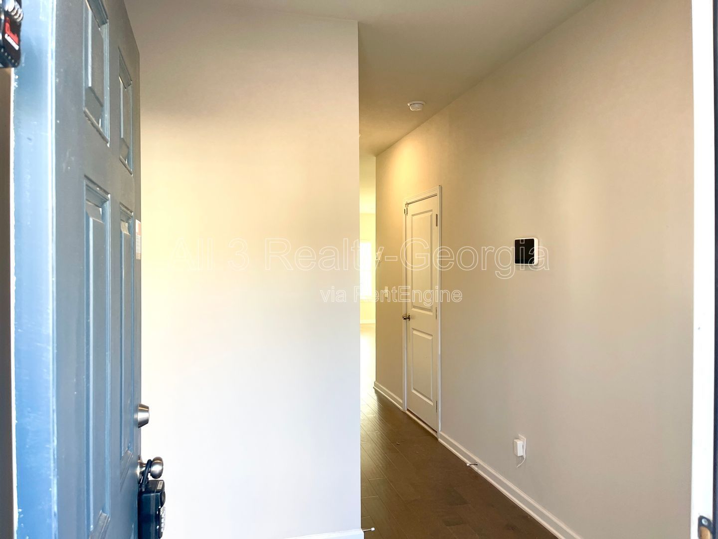 Welcome to this stunning 3-bedroom, 2.5-bathroom home located in the vibrant community of Lithonia, GA. property image