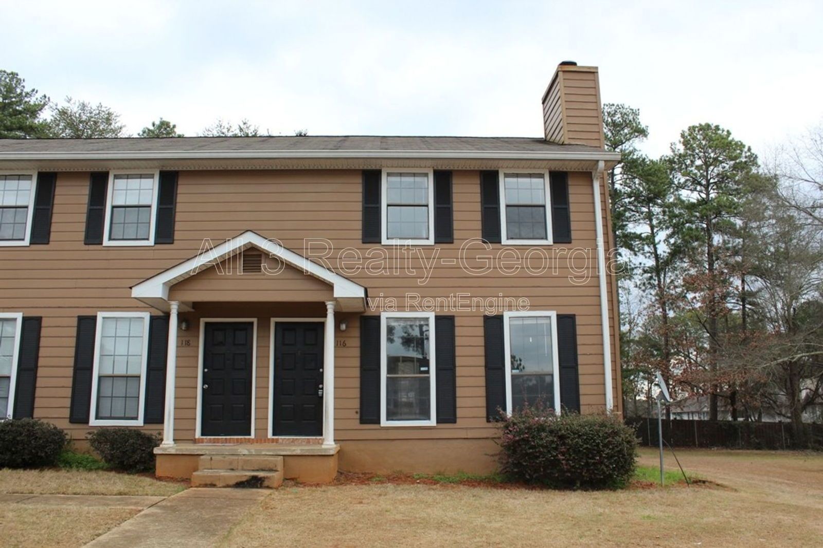 Welcome to this stylish and contemporary 2-bedroom, 1.5-bathroom corner townhome in Stockbridge! property image