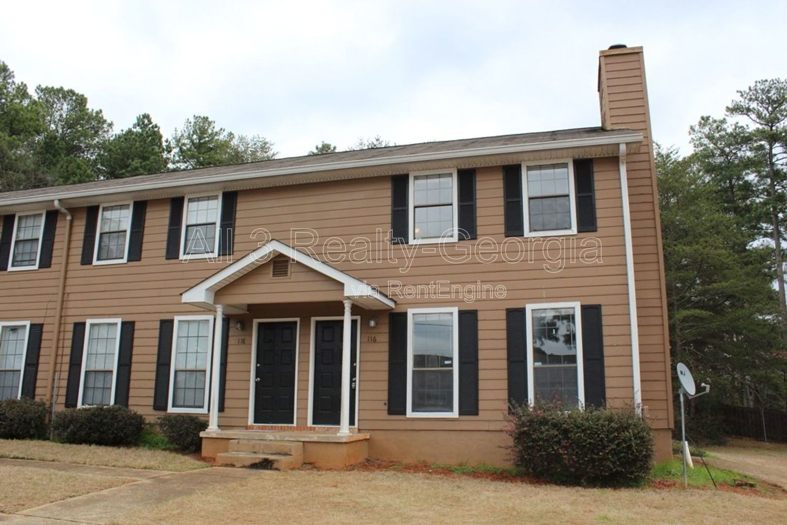 Welcome to this stylish and contemporary 2-bedroom, 1.5-bathroom corner townhome in Stockbridge! property image