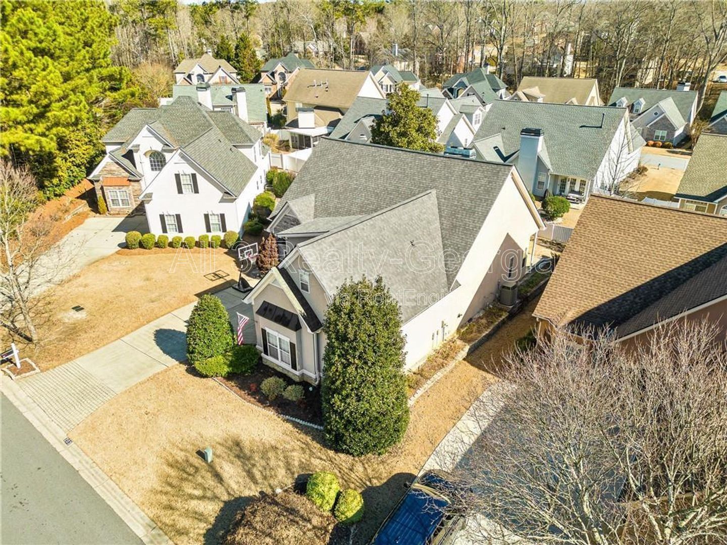Welcome to this beautiful 4-bedroom, 3-bathroom home located in the charming Peachtree City, GA. property image