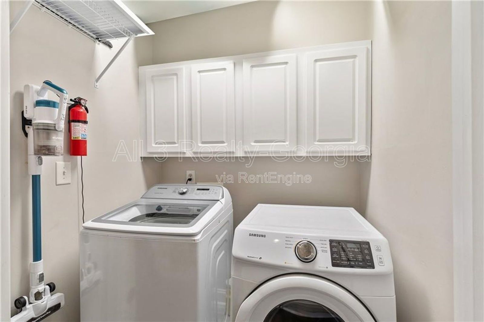 Welcome to this beautiful 4-bedroom, 3-bathroom home located in the charming Peachtree City, GA. property image