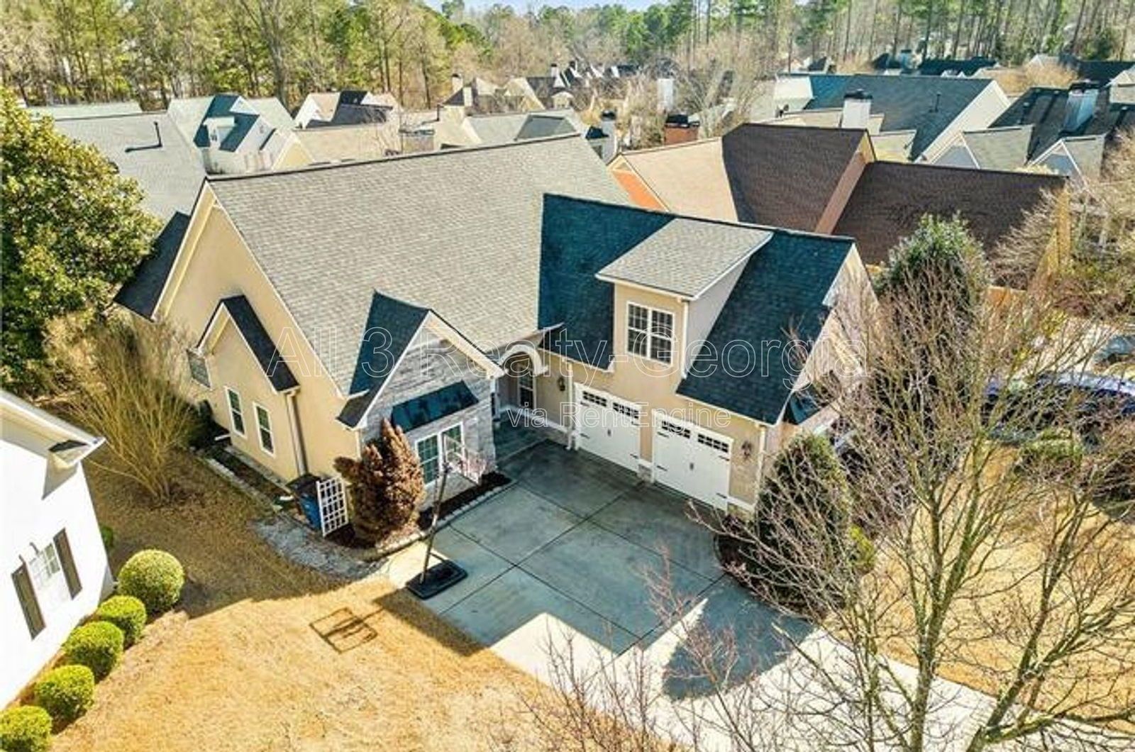 Welcome to this beautiful 4-bedroom, 3-bathroom home located in the charming Peachtree City, GA. property image