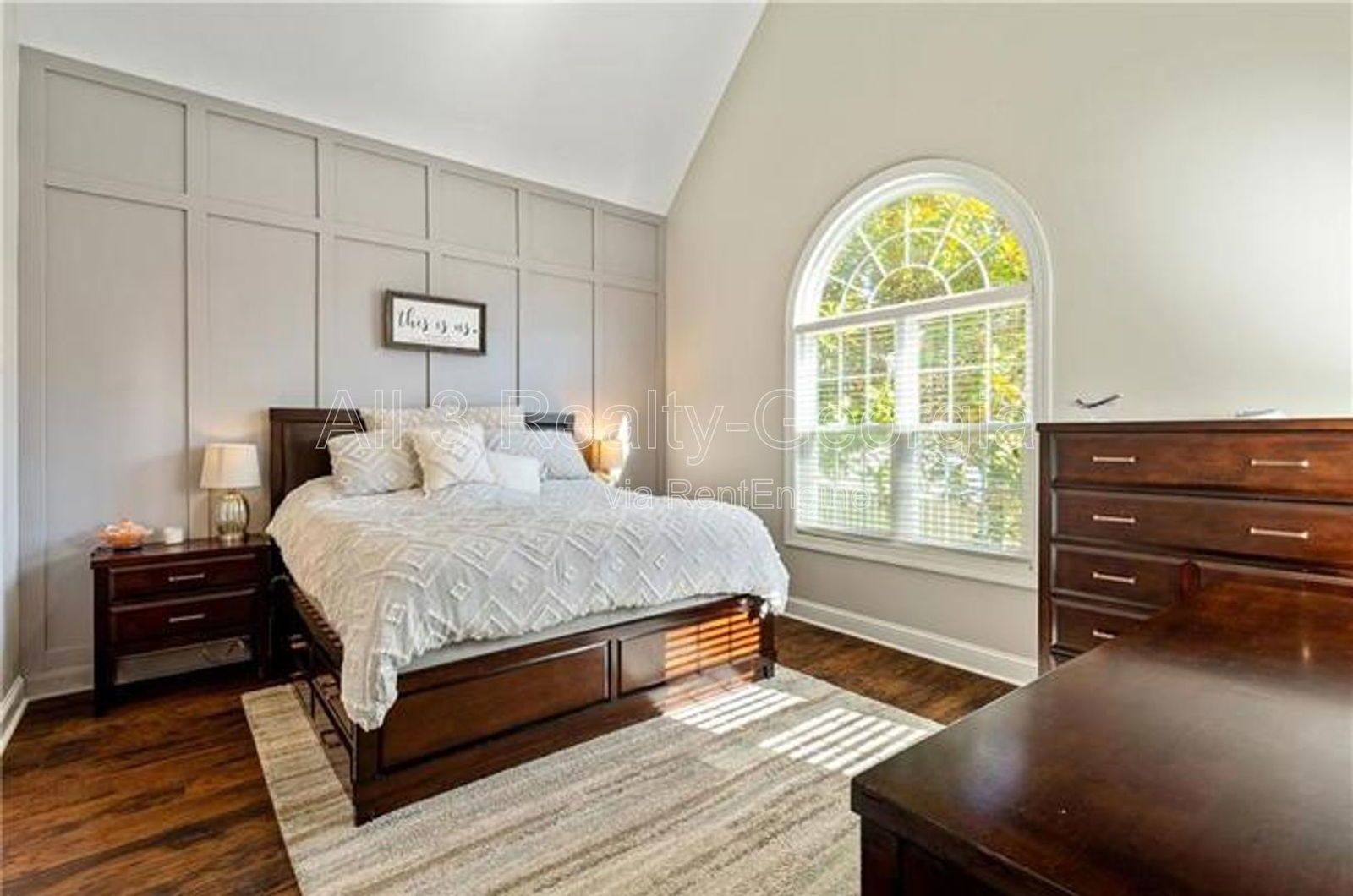 Welcome to this beautiful 4-bedroom, 3-bathroom home located in the charming Peachtree City, GA. property image