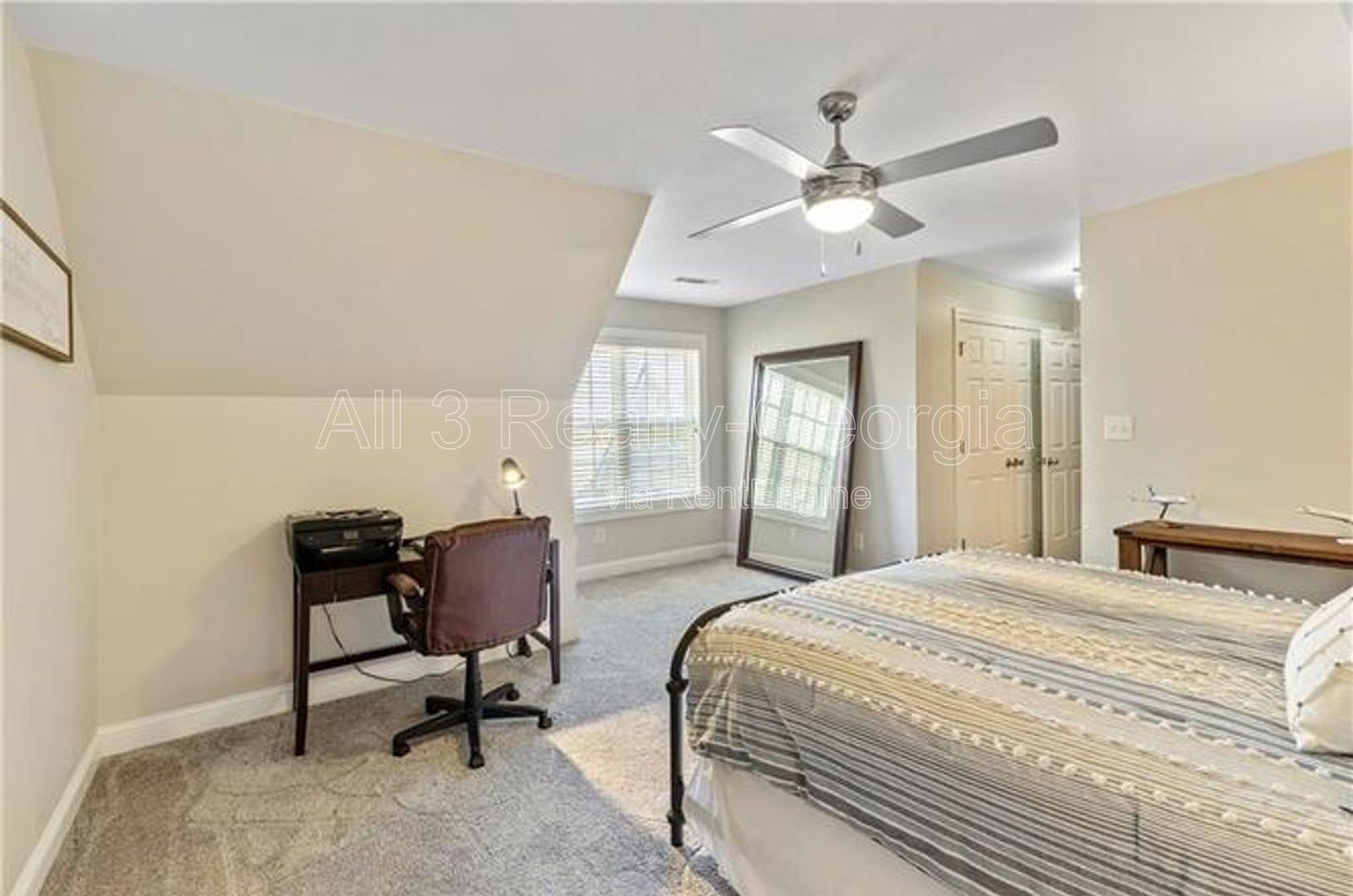 Welcome to this beautiful 4-bedroom, 3-bathroom home located in the charming Peachtree City, GA. property image