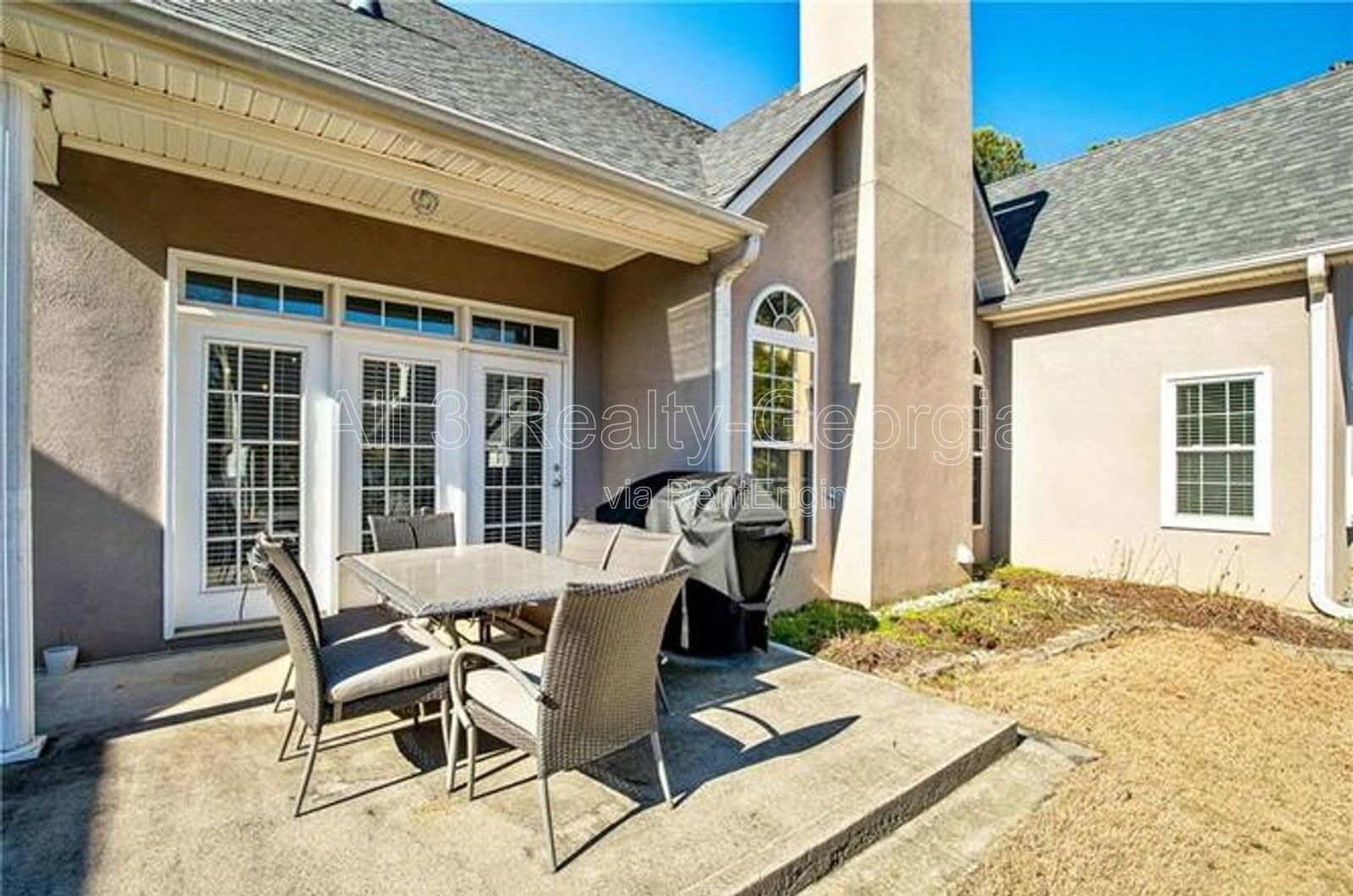 Welcome to this beautiful 4-bedroom, 3-bathroom home located in the charming Peachtree City, GA. property image